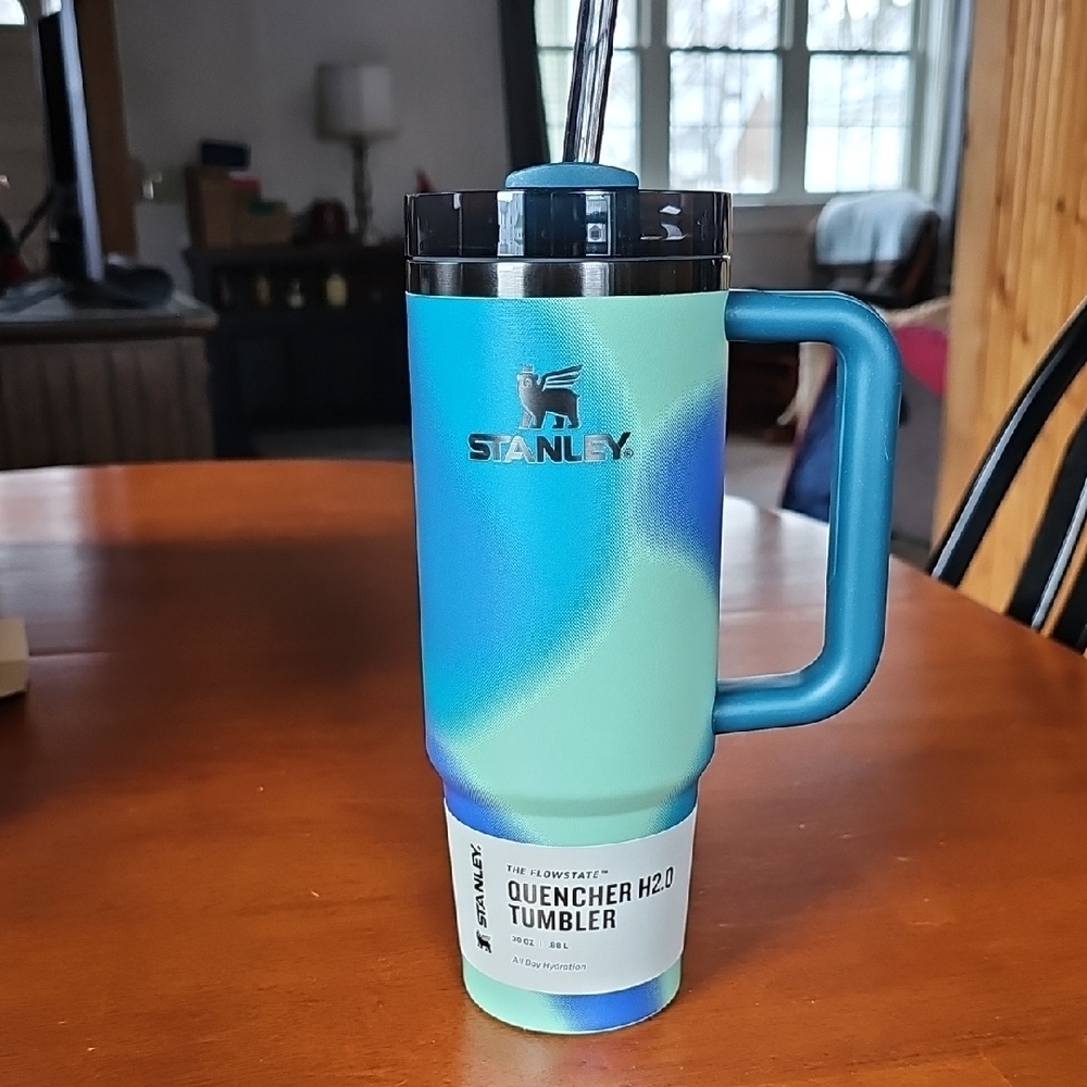 Stanley 30 oz  Quencher H2.0 Tumbler